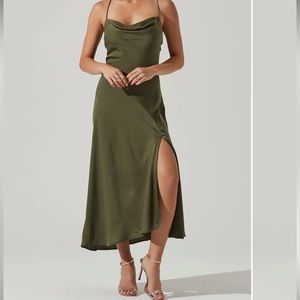 ASTR Gaia Midi Dress | Sage S - like new